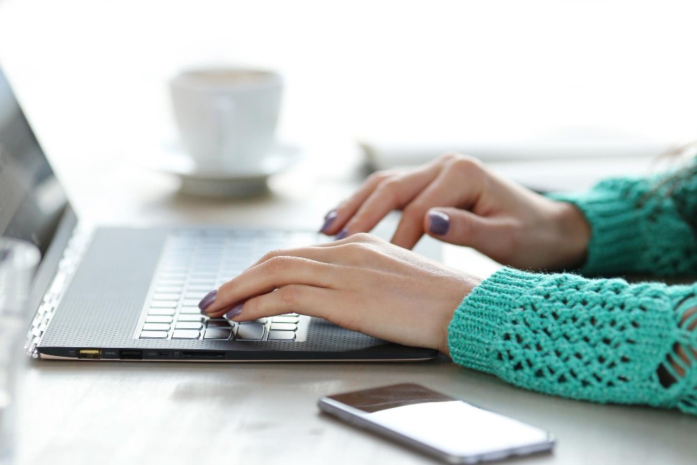 reply message laptop